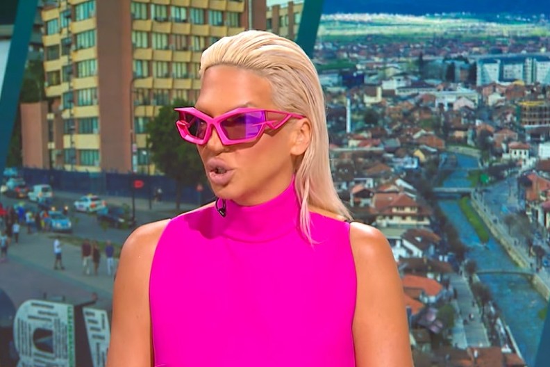 "NISAM ĆUTALA OKORELIM KRIMINALCIMA" Naša pevačica otkrila dugo čuvane tajne, pa progovorila o Karleuši: "Ima oštar jezik"