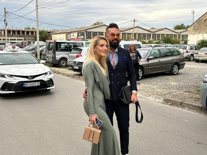 NIKOLINA ZAVRŠILA FILOZOFSKI, A SAŠA? Malo ko zna da je pevač diplomirao na najtežem fakultetu