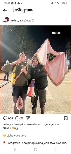 ISPRAVKA - NE TRAŽE OTCEPLJENJE OD SRBIJE: Na fotografiji nije zastava Sandžaka na protestu studenata u Prijepolju, već zastava Bošnjaka (FOTO)