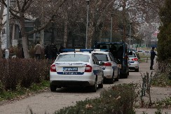 UTVRĐUJE SE IDENTITET SAMOUBICE RAZNETOG BOMBOM Legao na eksplozivnu napravu i sebi presudio