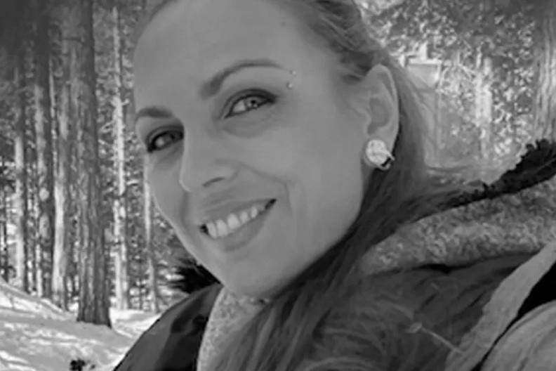 UMRLA JE LEPA SANDRA, SRBIJA JE U SUZAMA Bolest je bila jača