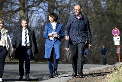 ONA JE BUDUĆA PRVA DAMA NEMAČKE Ko je lepa Šarlot, supruga Fridriha Merca?