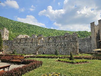 MANASTIRI SRBIJE Zadužbine kraljeva i vladara (FOTO)