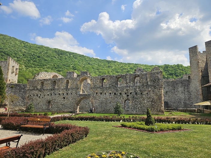 MANASTIRI SRBIJE Zadužbine kraljeva i vladara (FOTO)
