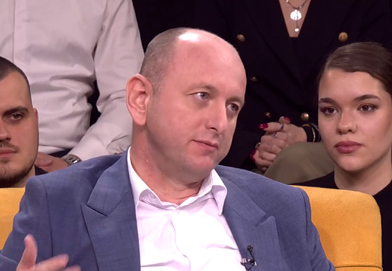 "LAKŠE MI JE NAKON IZVINJENJA PREDSEDNIKA" Knežević: Mi smo uspeli da se posvađamo sa Rusijom,  Amerikom, ostala je još Kina