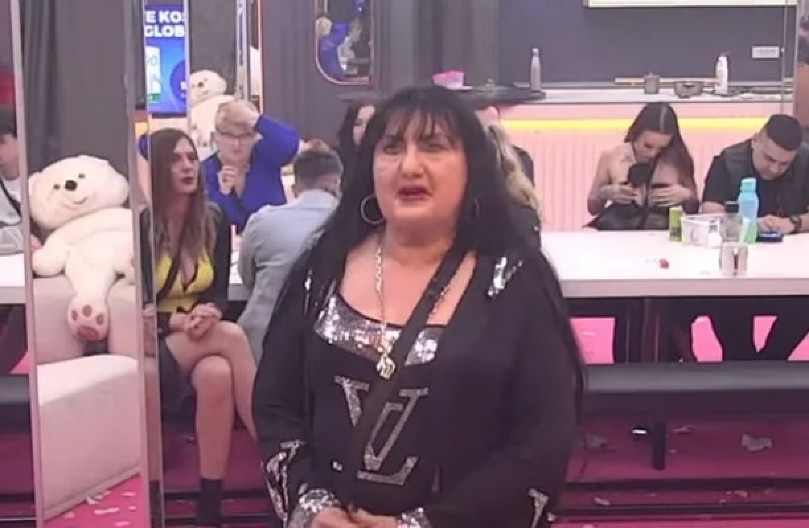 ŠOKANTNA FOTKA MAJKE ALEKSANDRE NIKOLIĆ IZ PROŠLOSTI! Niko je ne bi prepoznao, raskrinkano njeno pravo lice (FOTO)