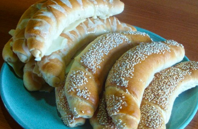 NAJBOLJE DOMAĆE PEKARSKE KIFLE Mekane kao duša i ukusne, za doručak koji se pamti