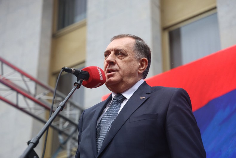 "DŽEJ DI VENS JE BIO U PRAVU" Dodik se hitno oglasio: Moja presuda i hapšenje Đorđesku su DEO ISTE KAMPANJE