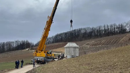 U SRBIJI NIČE SPOMENIK U OBLIKU PUŠČANOG ZRNA Njegovu simboliku treba svako od nas da zna