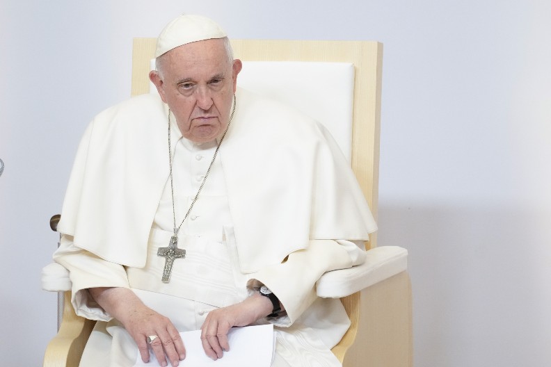 VATIKAN SE HITNO OGLASIO Ovo su najnovije informacije o zdravstvenom stanju pape Franje