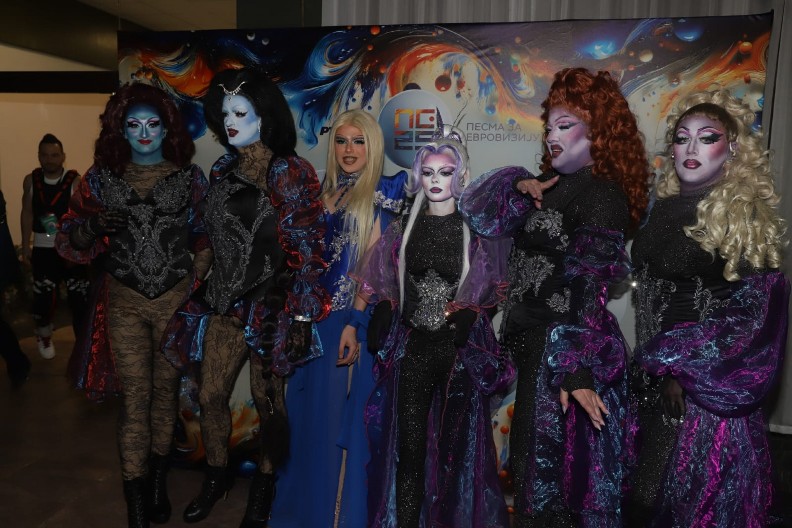 "POBEDA, POBEDA" Harem Girls napravile haos pred nastup na PZE, a onda brutalno ponizile Maju Nikolić!