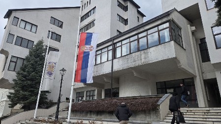 ZASTAVE NA POLA KOPLJA I MUK U Novoj Varoši Dan žalosti zbog dva izgubljena života (FOTO)