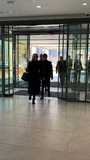 ZVEZDE GRANDA NA KOMEMORACIJI Utučeni zbog odlaska direktora, bez reči ušetali u Sava Centar