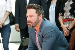 KAO DA MU GLUMAC NIJE OTAC  Evo kako izgleda sin Bena Afleka, napunio je 13 godina, a svi kažu da nimalo ne liči na tatu