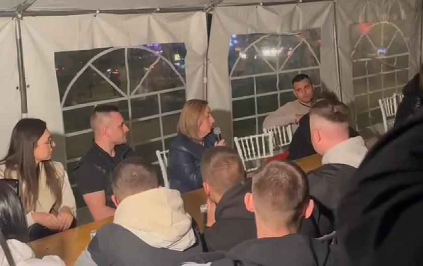 NASTAVA SE ODVIJALA I ZA VREME RATA, TO PRAVO SE NE TREBA USKRAĆIVATI Prof. dr Zana Dolićanin drži predavanje studentima koji zele da uče