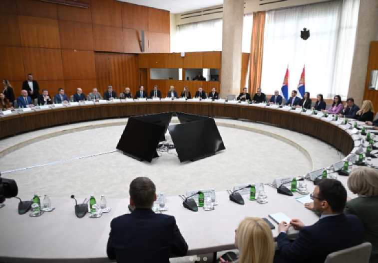 OGLASIO SE VUČIĆ POSLE SEDNICE VLADE Otkrio o čemu su razgovarali u Palati Srbija