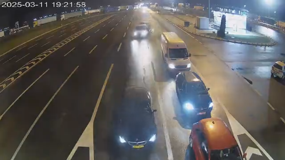 EVO KAKVO JE STANJE NA GRANICAMA!  Čak 6 sati čekanja na graničnom prelazu za teretnjake