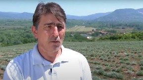 Novica od "biljke besmrtnosti" zarađuje samo tako! Uzima 1.400 evra po litru ulja, a svi mu se čudili