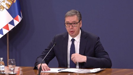 POZIVAM SVE GRAĐANE SRBIJE DA NE POKUŠAVAJU DA UGROZE MIR I STABILNOST! Vučić o sutrašnjem skupu: Molim nadležne da ne upotrebljavaju silu bez preke potrebe!