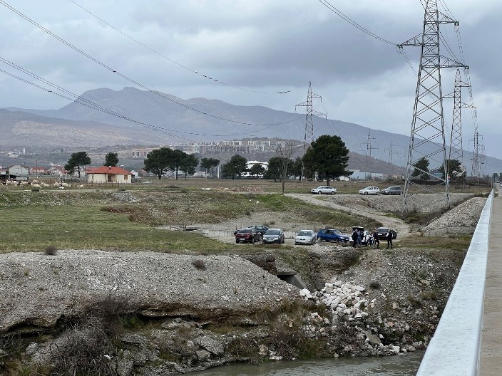 OTEŽANA POTRAGA ZA IVANOM I NJENIM SINČIĆEM Ronioci već pet dana ne mogu da ih nađu