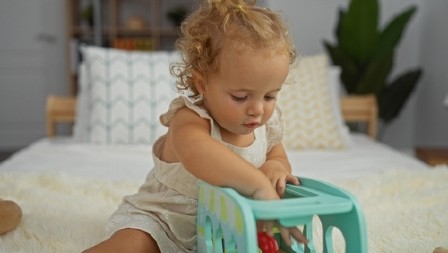 "MAJKO, VEĆ SI SADA SVOJE DETE OSUDILA NA PROPAST"  Prozvali je da je nemajka zato što ćerkicu tera da radi ovo