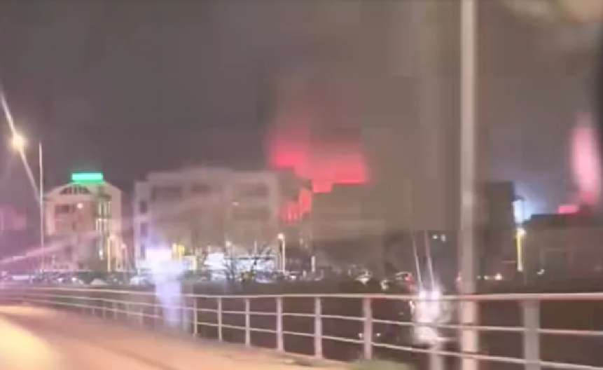 VAPAJ SA RADIJA SEVERNE MAKEDONIJE KIDA DUŠU: Deca leže po podu, nedovoljno medicinskih vozila (FOTO)