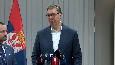 AKO SE POJAVI IJEDAN DOKAZ DA JE UPOTREBLJENO, JA VIŠE NISAM PREDSEDNIK Vučić iz Brisela: Ne znam da li razumete koliko je komplikovana situacija u BiH