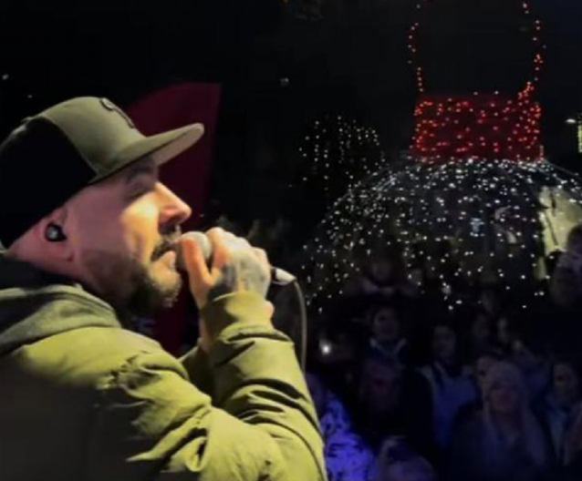 POZNATO STANJE JEDINOG PREŽIVELOG ČLANA GRUPE DNK Prijatelji mu danas sahranjeni, a evo kako je on u bolnici