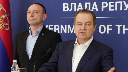 "NI PENDREK NIJE PODIGNUT, NAROČITO NIJE BILO ZVUČNOG ILI VAZDUŠNOG TOPA" Dačić: Spremni smo da damo odgovore na sva pitanja