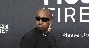 ROĐENU ĆERKU UVLAČI U PAKAO Reper ponovo na meti skandala, a sada se oglasila i Kim Kardašijan, jednim potezom je rekla sve