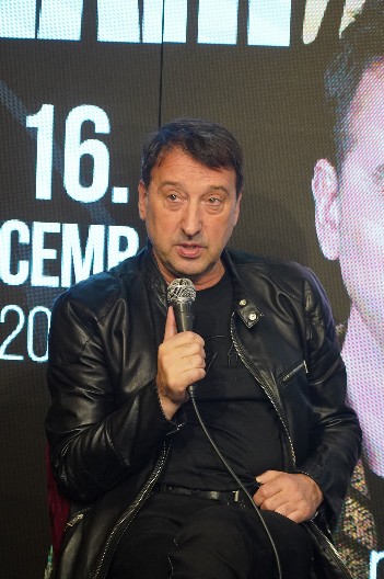 OVO JE VANBRAČNI SIN HARIJA MATA HARIJA Pevač ženu varao 10 godina, a ovo su detalji afere sa ljubavnicom!