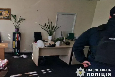 IZREŠETAO ŽENU, PA SE BACIO SA MOSTA: Jeziv zločin u Kijevu, isplivale fotografije užasa