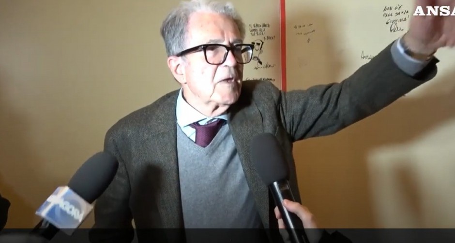 SKANDAL! BIVŠI PREMIJER POVUKAO NOVINARKU ZA KOSU: Isprovocirala ga "neprijatnim" pitanjem