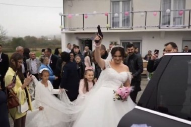 BRUKA U PRIBOJU KOJA SE JOŠ UVEK PREPRIČAVA Pero dao 3000 evra za mladu iz Albanije, kad je video, umalo se onesvestio!