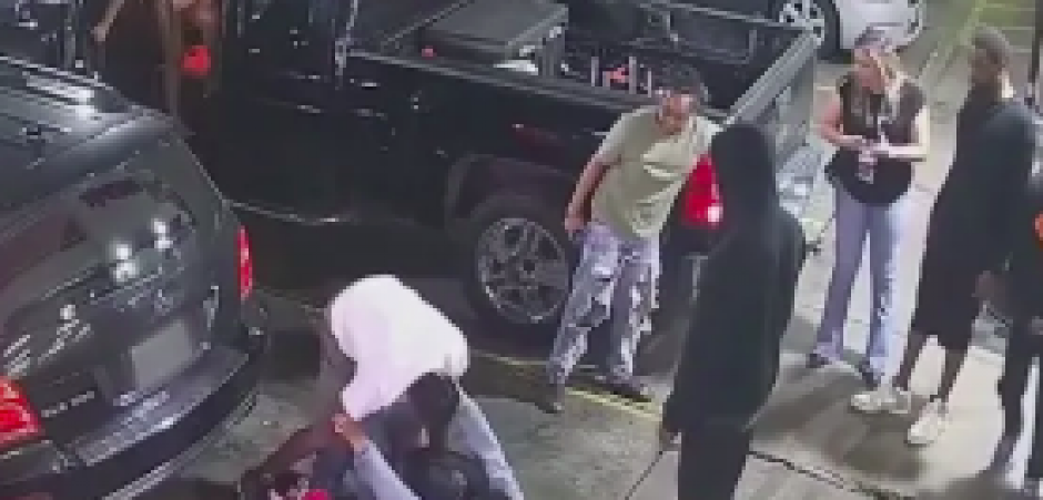 DEČKO PRETUČEN NASMRT Kamere sve snimile! (FOTO)