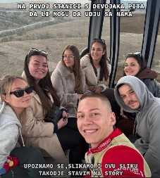 ŠOK NA ZLATIBORU Aleksa slikao nepoznate devojke, a onda shvatio ISTINU koja ga je ZALEPILA za stolicu! (FOTO)