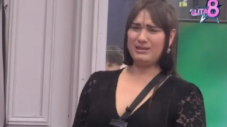 ANA NIKOLIĆ GRCA U SUZAMA! Tvrdi da je duh Radeta Vasića posećuje svako jutro, učesnici oko nje pokušavaju da je smire!