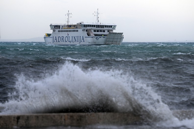 OVA LUKA NA JADRANU ZATVARA VRATA TRGOVINI Obustavljena zbog ratne krize!