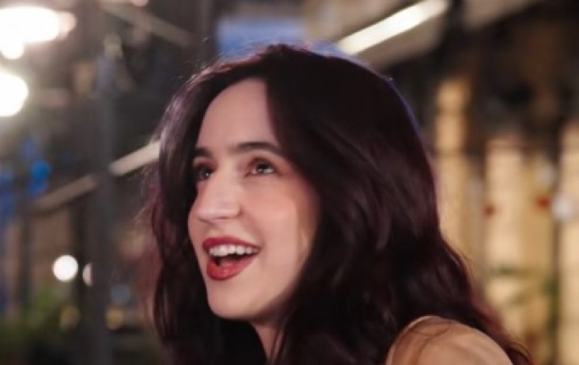 AU, JEL REALNO DA SU SE OVOLIKO IZBLAMIRALI? Mladima postavili pitanje ''Ko je bio Tito?'', zbog odgovora ove devojke region plače od smeha! (VIDEO)