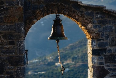 MAGIČNA MOĆ CRKVENIH ZVONA Da li njihova zvonjava zaista odbija viruse i štiti od bolesti?