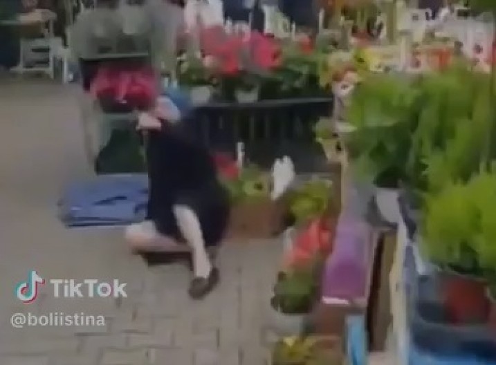 UHAPŠEN SILEDŽIJA IZ NOVOG SADA ZBOG KRVNIČKOG NAPADA! Bacio je baku na zemlju na Limanskoj pijaci