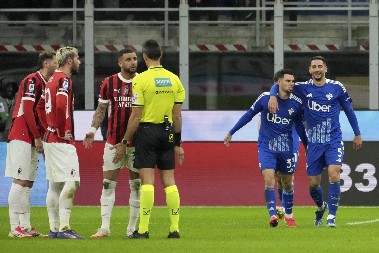 HAOS U MILANU Žestoka svađa dvojice fudbalera, kamere sve zabeležile (VIDEO)