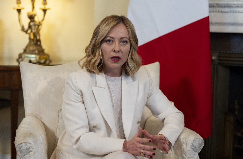 Meloni: EU će možda morati da uzvrati na Trampove carine "na odgovarajući način"