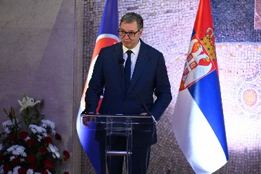VUČIĆ SUTRA NASTAVLJA KONSULTACIJE O MANDATARU Razgovaraće sa predstavnicima još dve liste