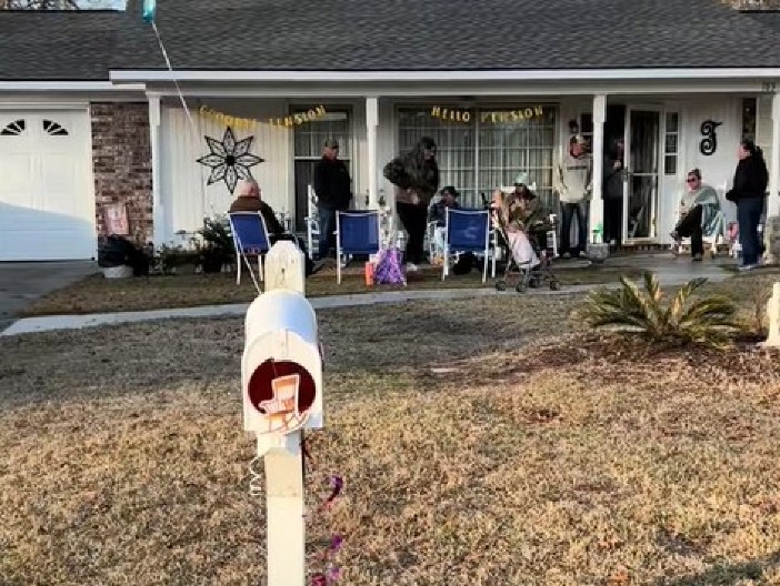 POSLEDNJI RADNI DAN JOJ JE ZAUVEK PROMENIO ŽIVOT Nije ni slutila šta su joj pripremile komšije, zanemela od šoka! (VIDEO)
