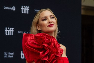 ,,PONOVO SI NEPRISTOJNA" Glumica pokazala zmijsko telo, zagolicala maštu nestašnom slikom, svi su gledali u ovaj detalj