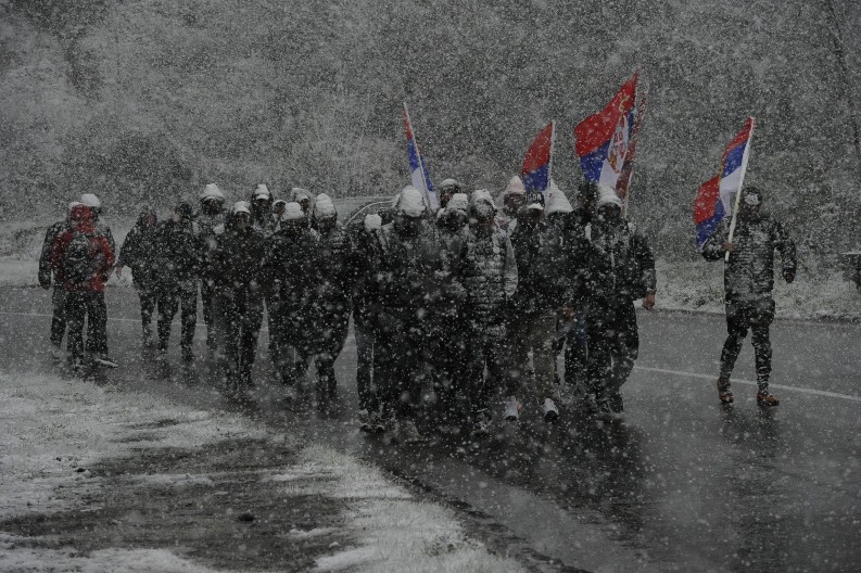 VUČIĆ SE UPRAVO OGLASIO "Hvala vam braćo sa Kosova i Metohije na ogromnoj ljubavi koju pokazujete prema Srbiji!"