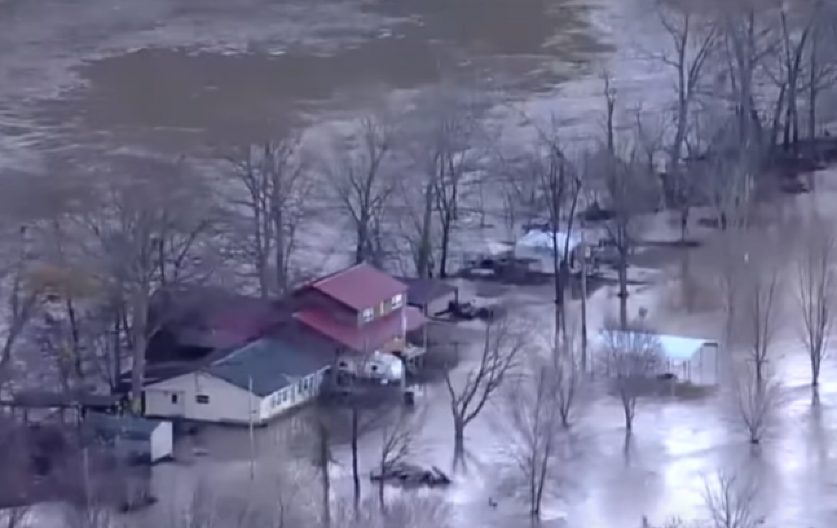 20 MRTVIH U STRAVIČNOJ OLUJI Dečaka (2) odnela bujica