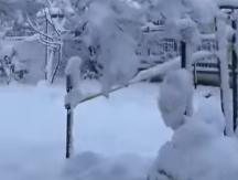 HELENI ZAVEJANI, POGODILA IH SNEŽNA MEĆAVA! U Solunu veje, sneg prekrio Halkidiki! (VIDEO)