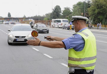 MISLITE NA REGISTRACIJU Kazne za kašnjenja idu od 10.000 do 600.000 dinara